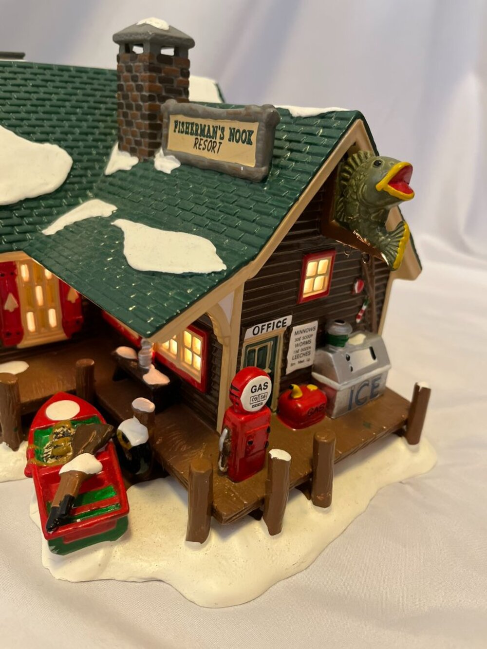 Department 56 Snow Village – Fisherman’s Nook Resort - Picture 4 of 16
